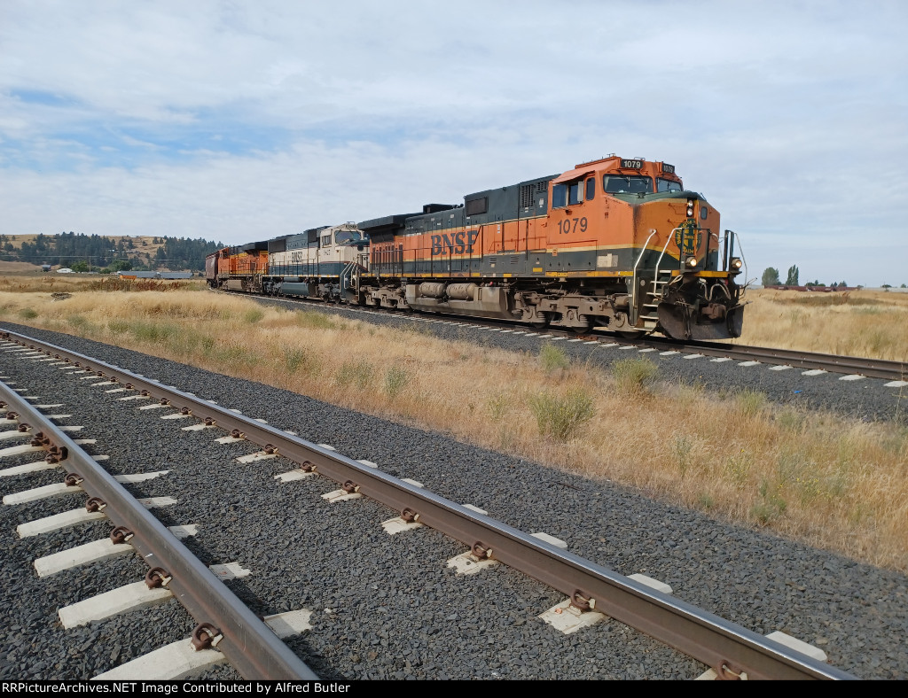 BNSF 1079